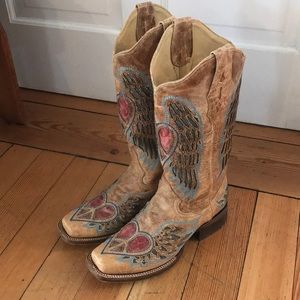 Beautiful Corral cowboy boots.. Size 8